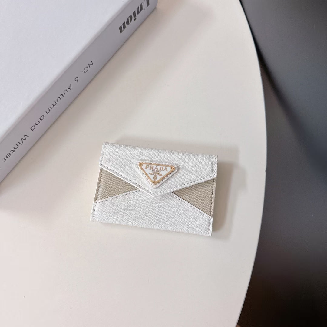 Symbol of prestige and refinement: PRADA card holder